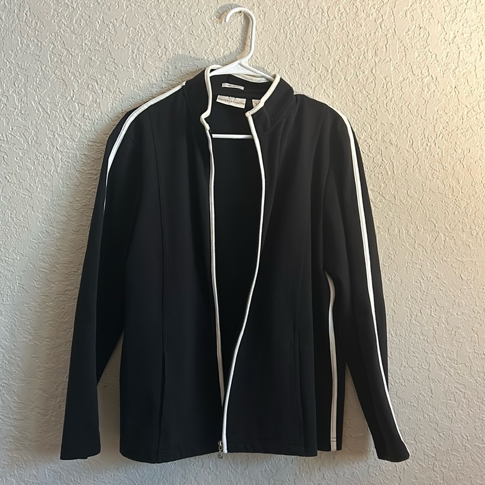 Draper’s & Damon’s Stretch sweater cardigan zip-up.